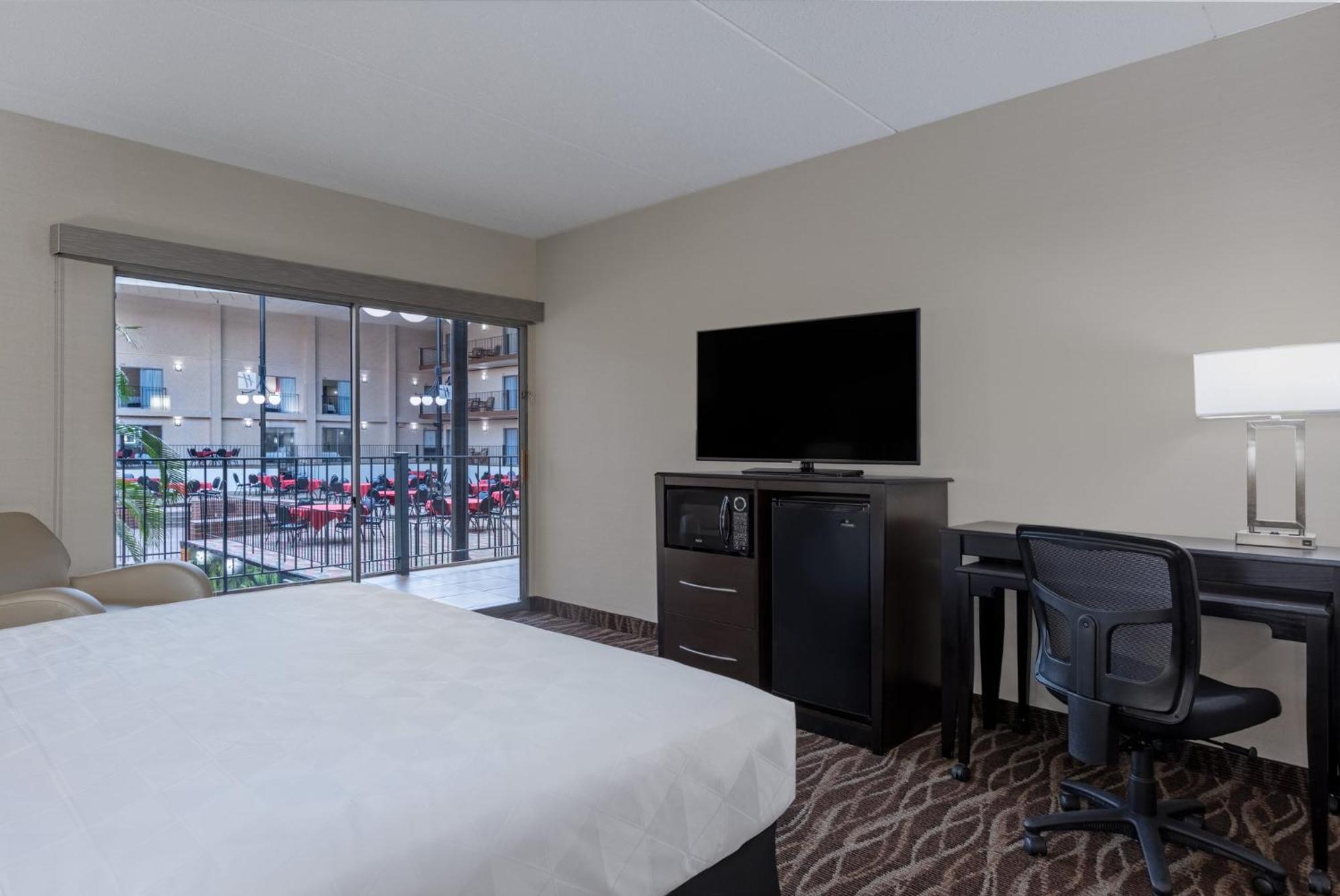 Holiday Inn Des Moines-Airport Conf Center By Ihg Экстерьер фото
