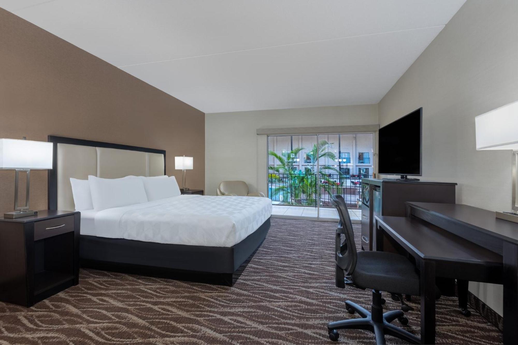 Holiday Inn Des Moines-Airport Conf Center By Ihg Экстерьер фото