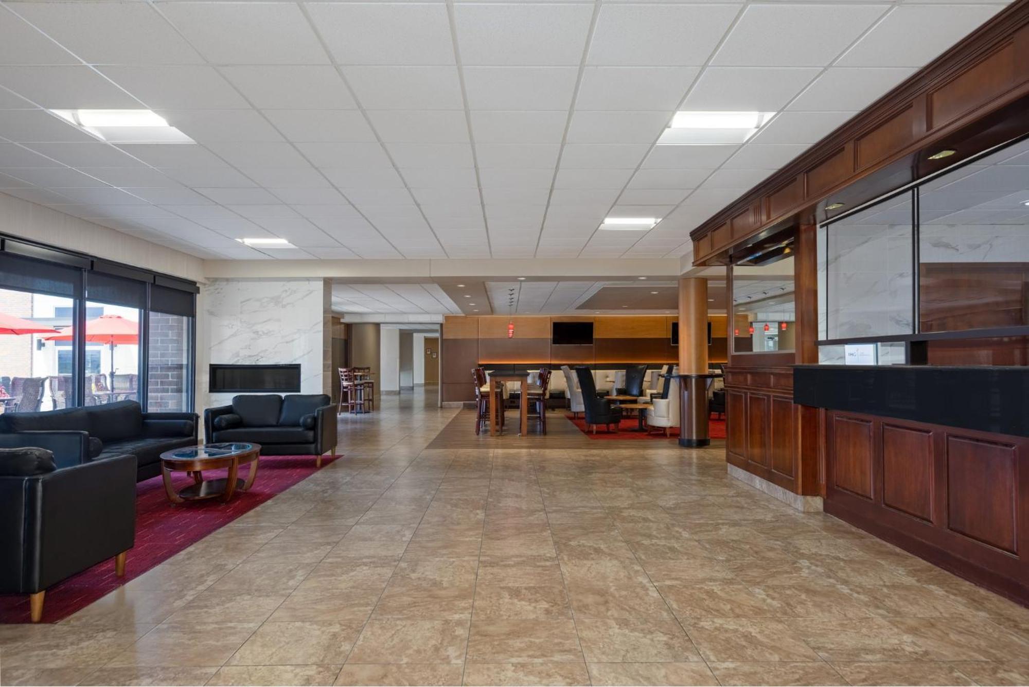 Holiday Inn Des Moines-Airport Conf Center By Ihg Экстерьер фото