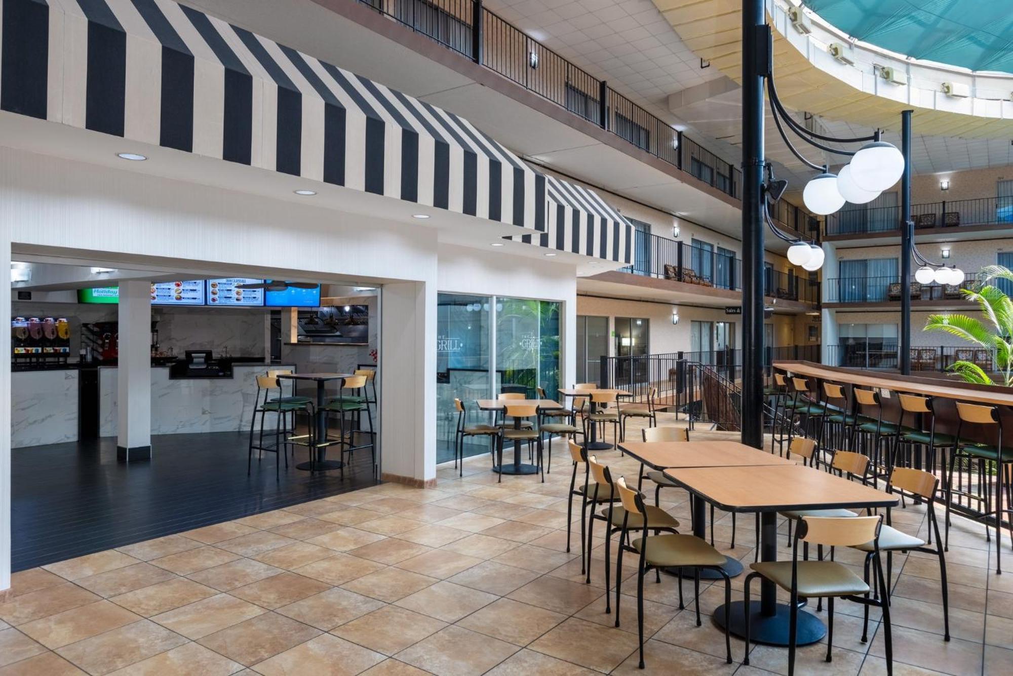 Holiday Inn Des Moines-Airport Conf Center By Ihg Экстерьер фото