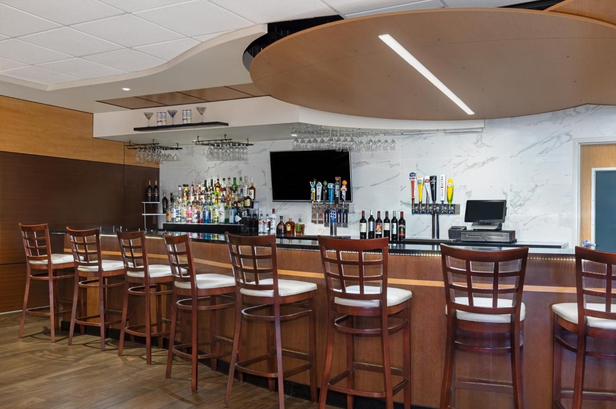 Holiday Inn Des Moines-Airport Conf Center By Ihg Экстерьер фото