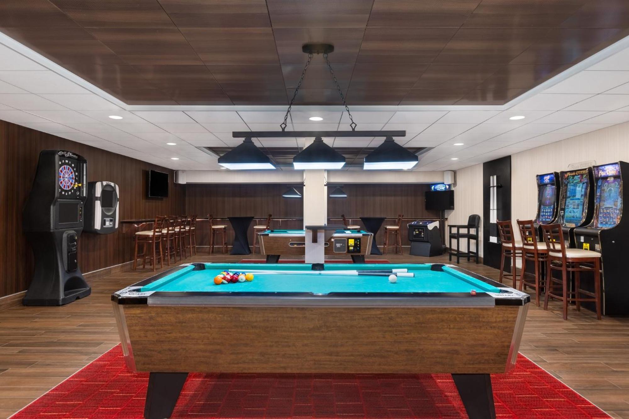 Holiday Inn Des Moines-Airport Conf Center By Ihg Экстерьер фото